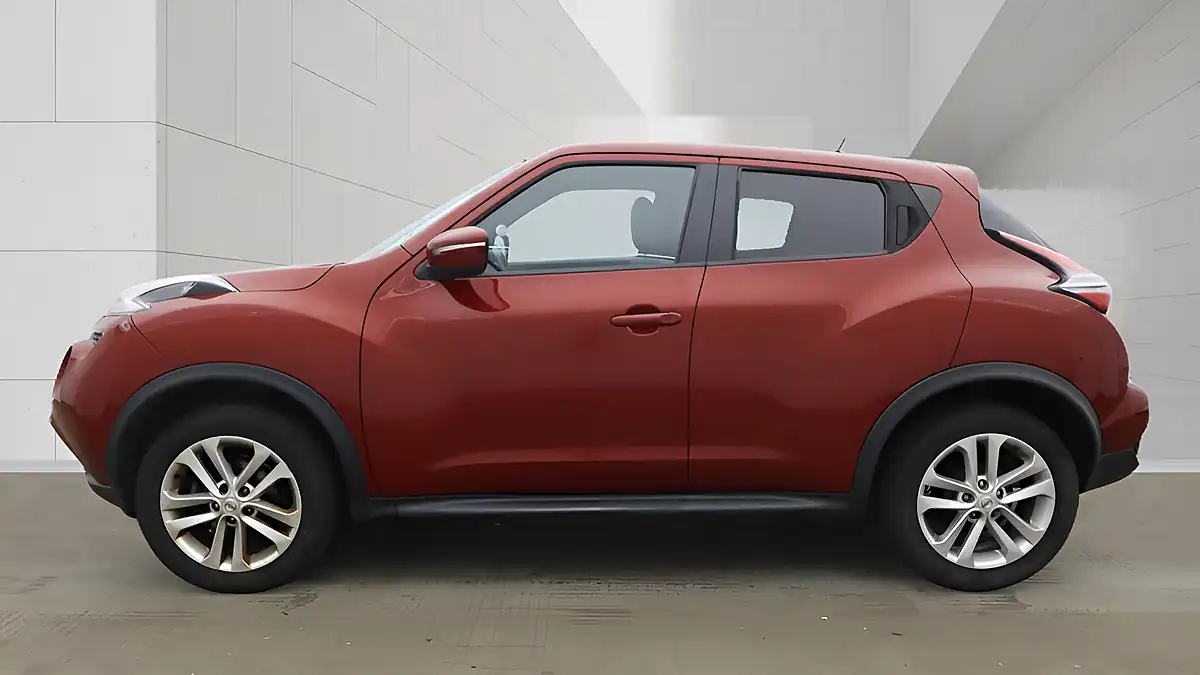 Used 2017 Nissan Juke N-Connecta Red - Interior and Exterior details 6