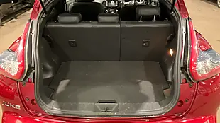 Used 2017 Nissan Juke N-Connecta Red - Interior and Exterior details 9