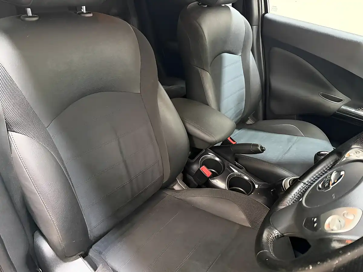 Used 2017 Nissan Juke N-Connecta Silver - Interior and Exterior details 12