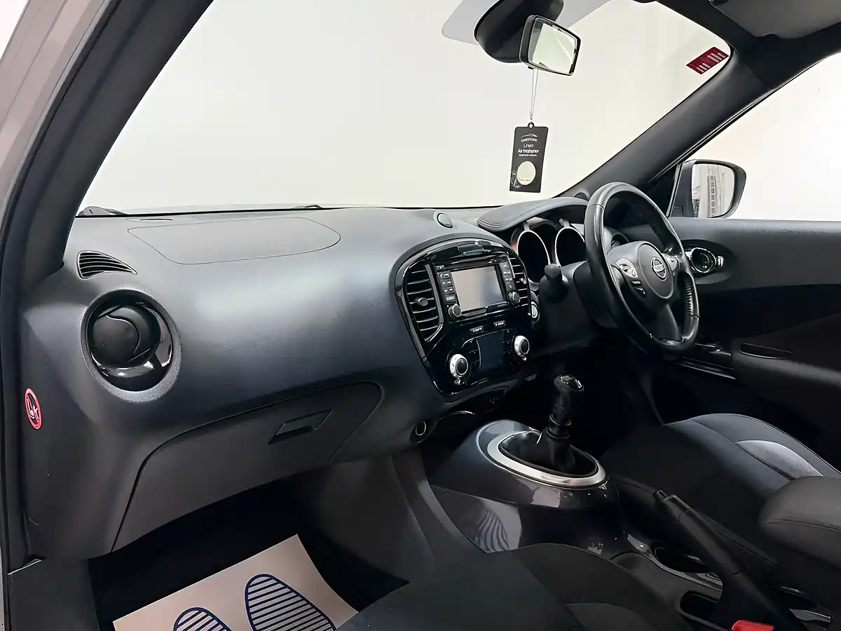 Used 2017 Nissan Juke N-Connecta Silver - Interior and Exterior details 13