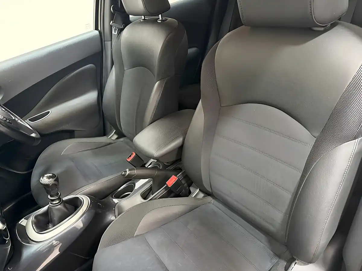 Used 2017 Nissan Juke N-Connecta Silver - Interior and Exterior details 14