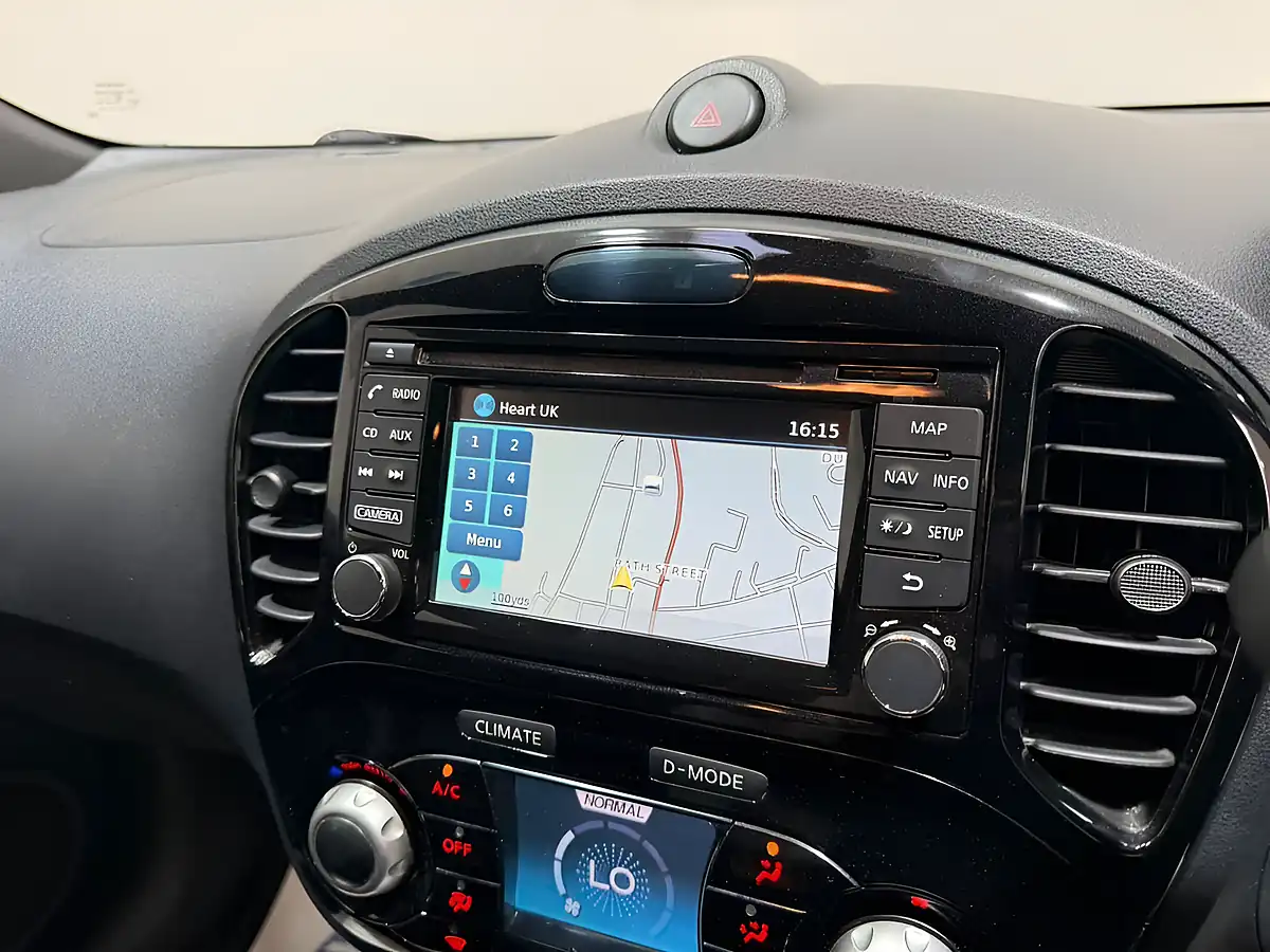 Used 2017 Nissan Juke N-Connecta Silver - Interior and Exterior details 19