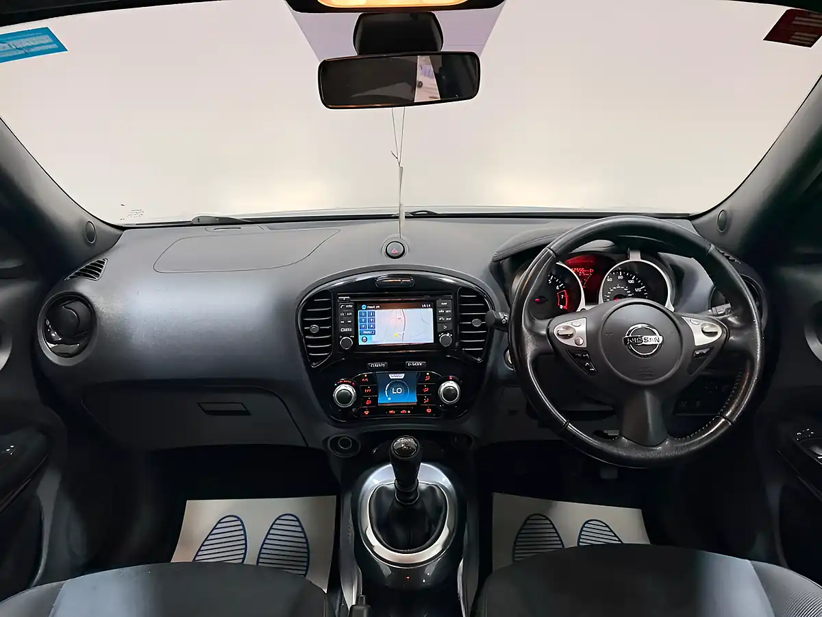 Used 2017 Nissan Juke N-Connecta Silver - Interior and Exterior details 4