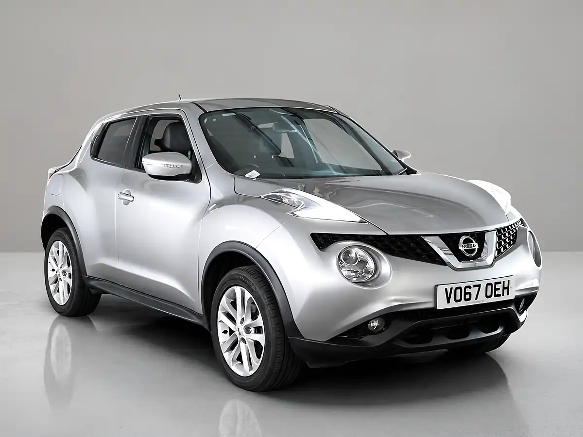 Used 2017 Nissan Juke N-Connecta Silver - Front View