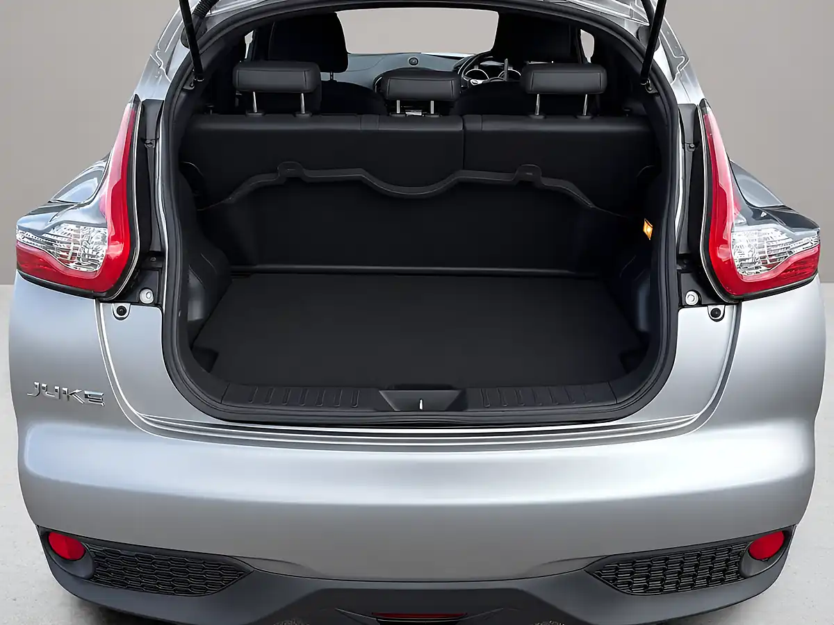 Used 2017 Nissan Juke N-Connecta Silver - Interior and Exterior details 5