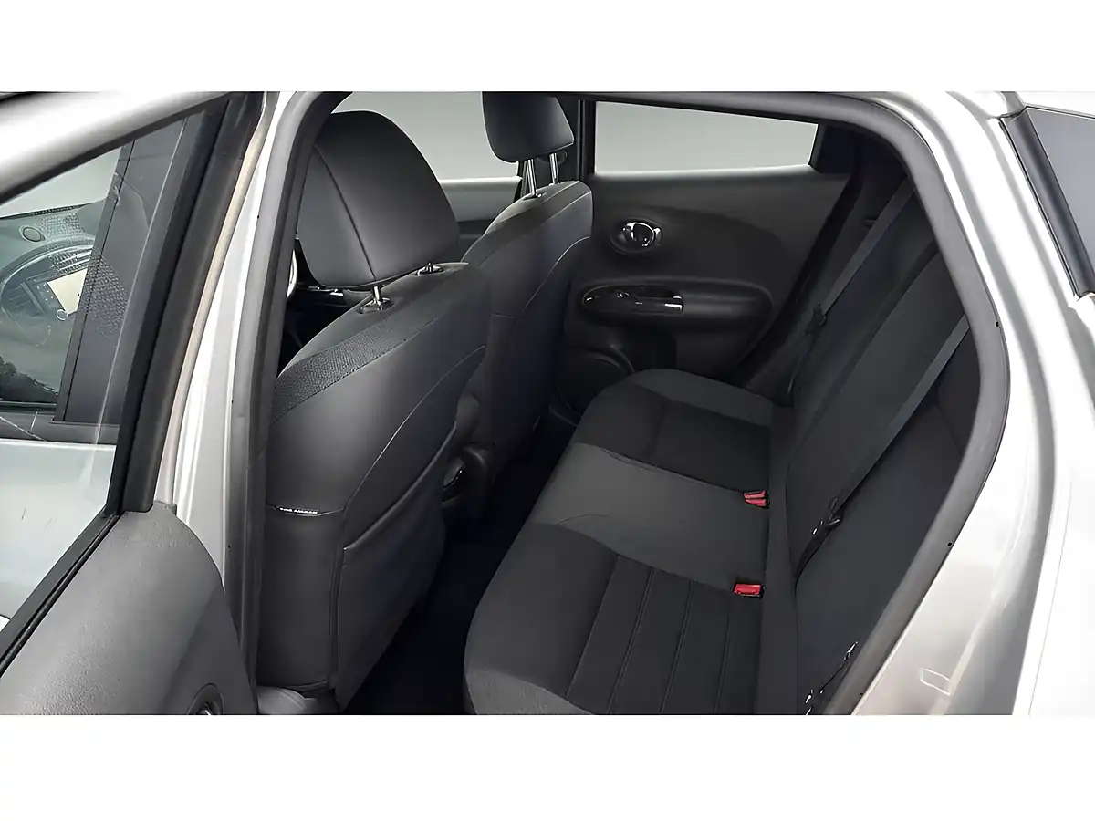 Used 2017 Nissan Juke N-Connecta Silver - Interior and Exterior details 8