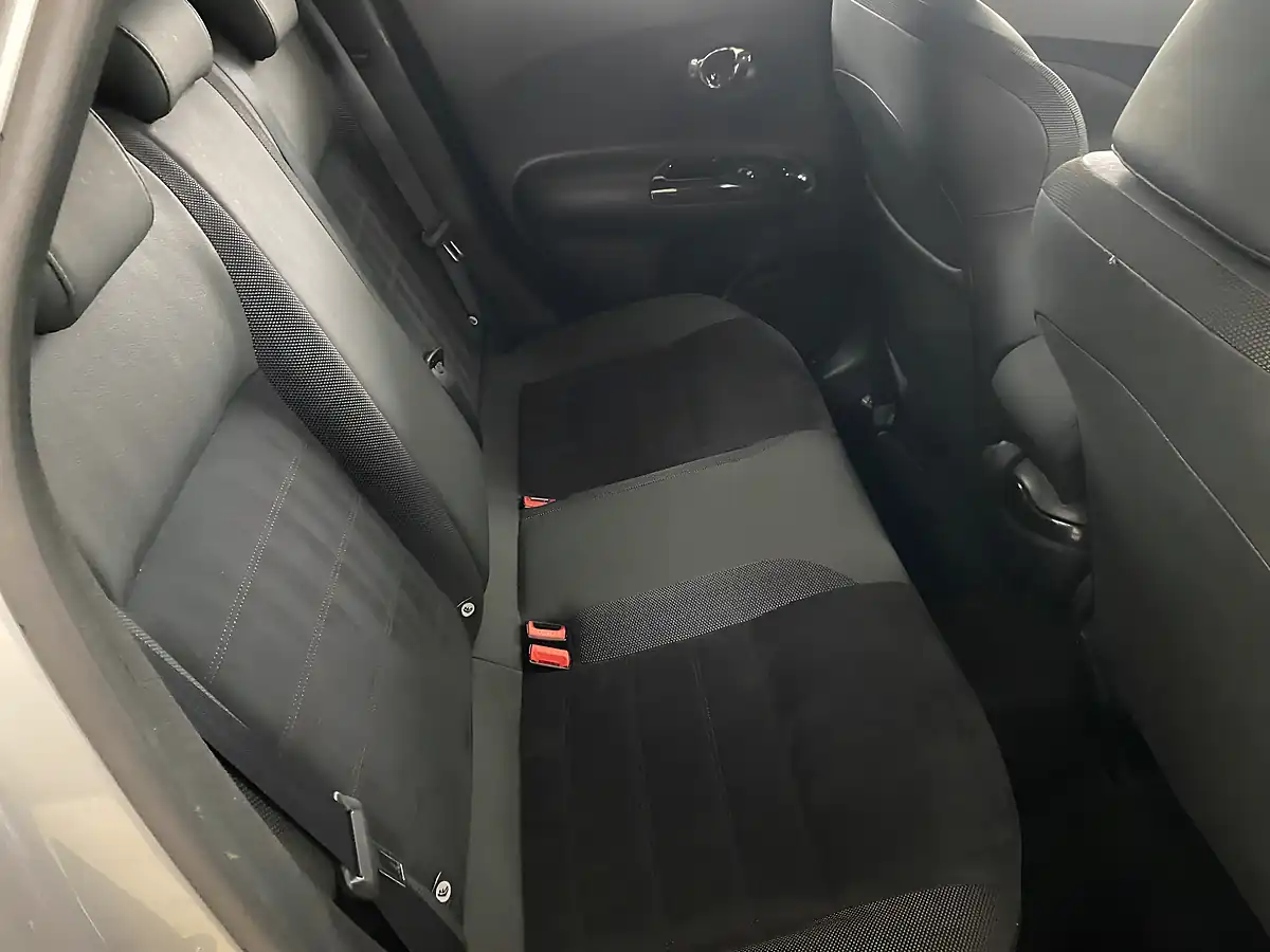 Used 2017 Nissan Juke N-Connecta Silver - Interior and Exterior details 16