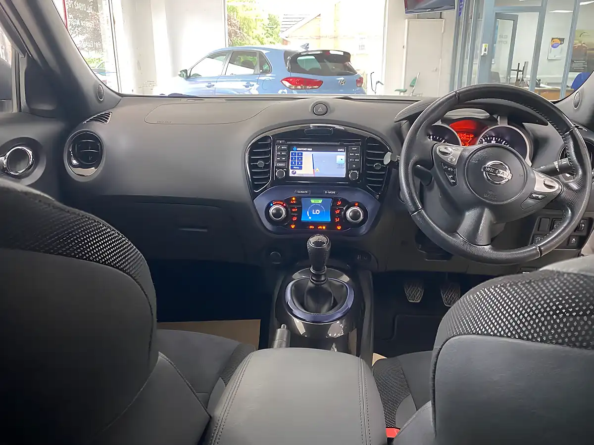 Used 2017 Nissan Juke N-Connecta Silver - Interior and Exterior details 18
