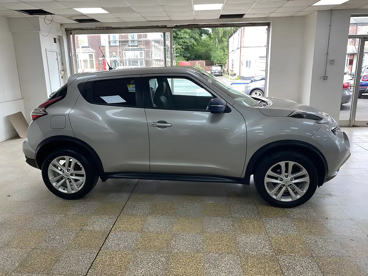 Used 2017 Nissan Juke N-Connecta Silver - Interior and Exterior details 8