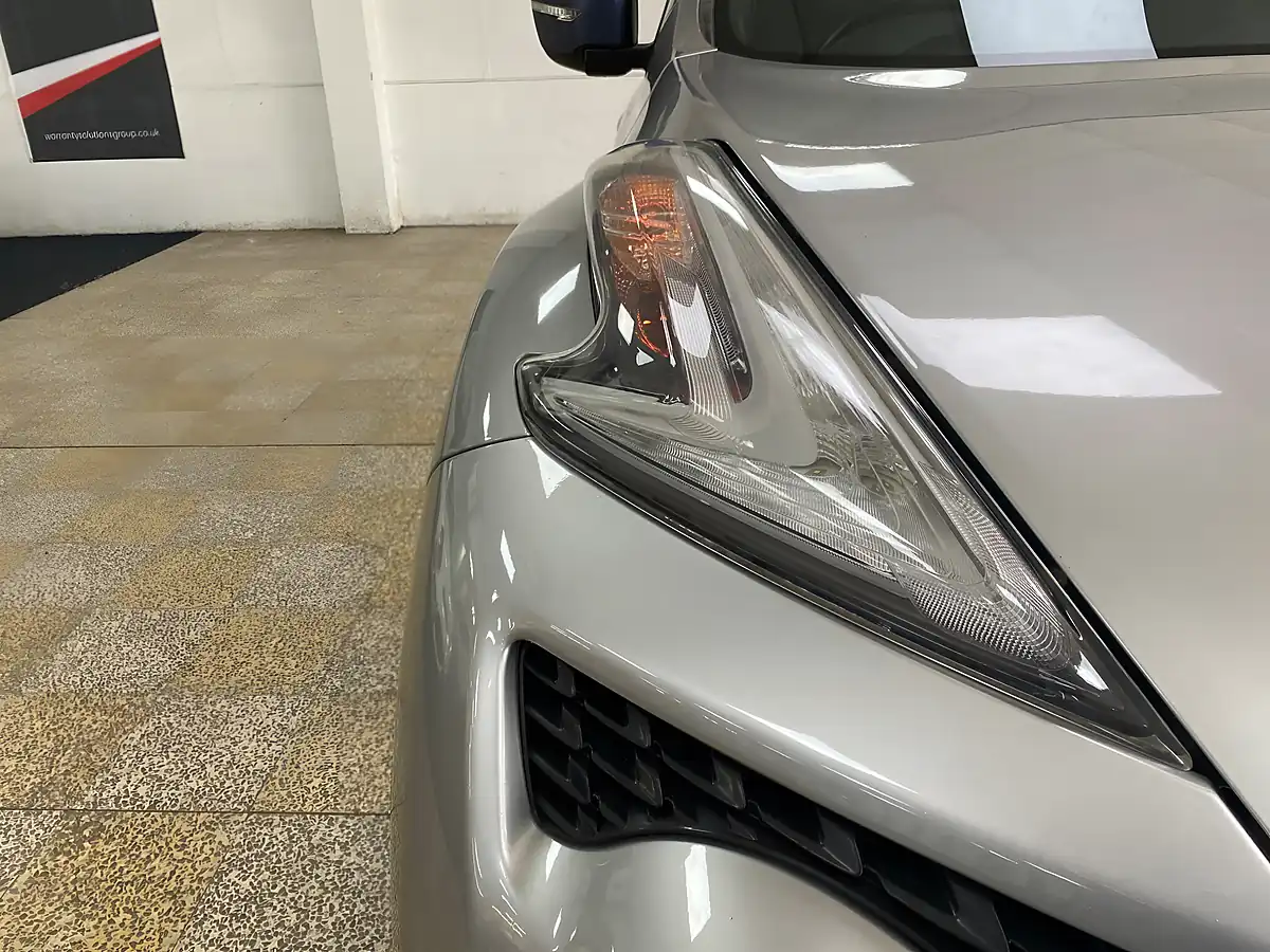 Used 2017 Nissan Juke N-Connecta Silver - Interior and Exterior details 9