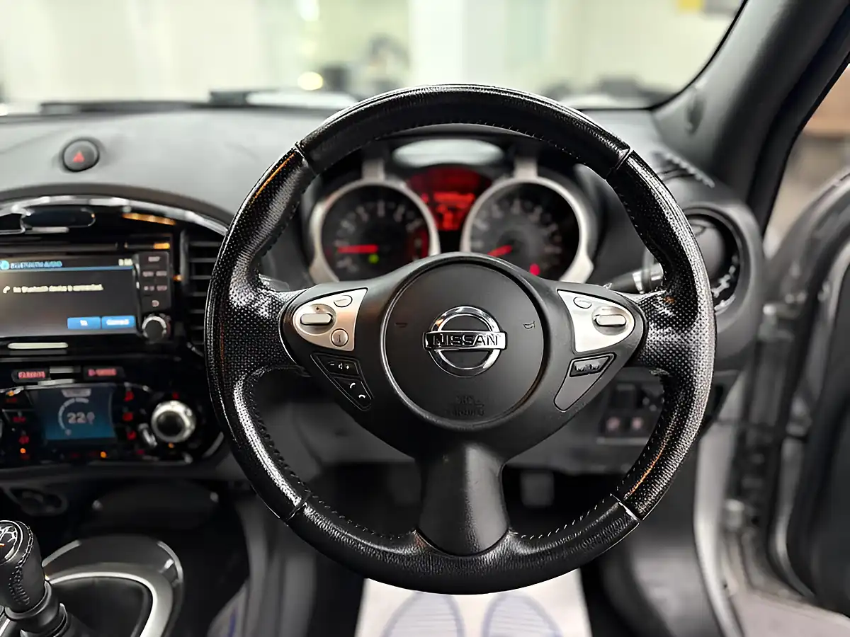 Used 2017 Nissan Juke N-Connecta Silver - Interior and Exterior details 17