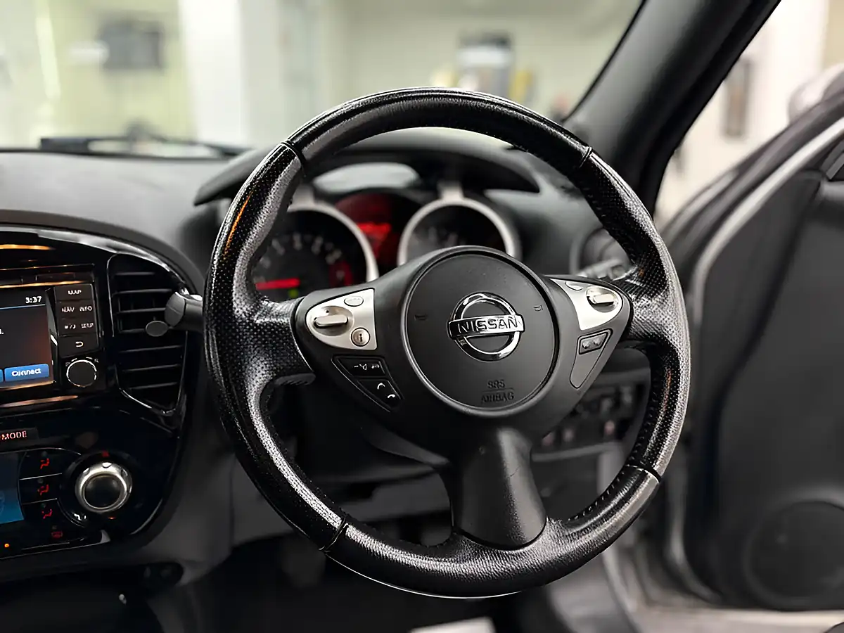 Used 2017 Nissan Juke N-Connecta Silver - Interior and Exterior details 18