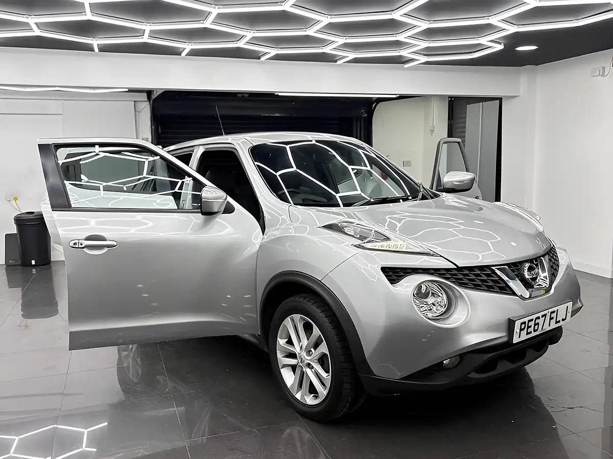 Used 2017 Nissan Juke N-Connecta Silver - Interior and Exterior details 6
