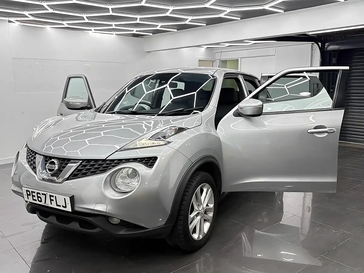 Used 2017 Nissan Juke N-Connecta Silver - Interior and Exterior details 8