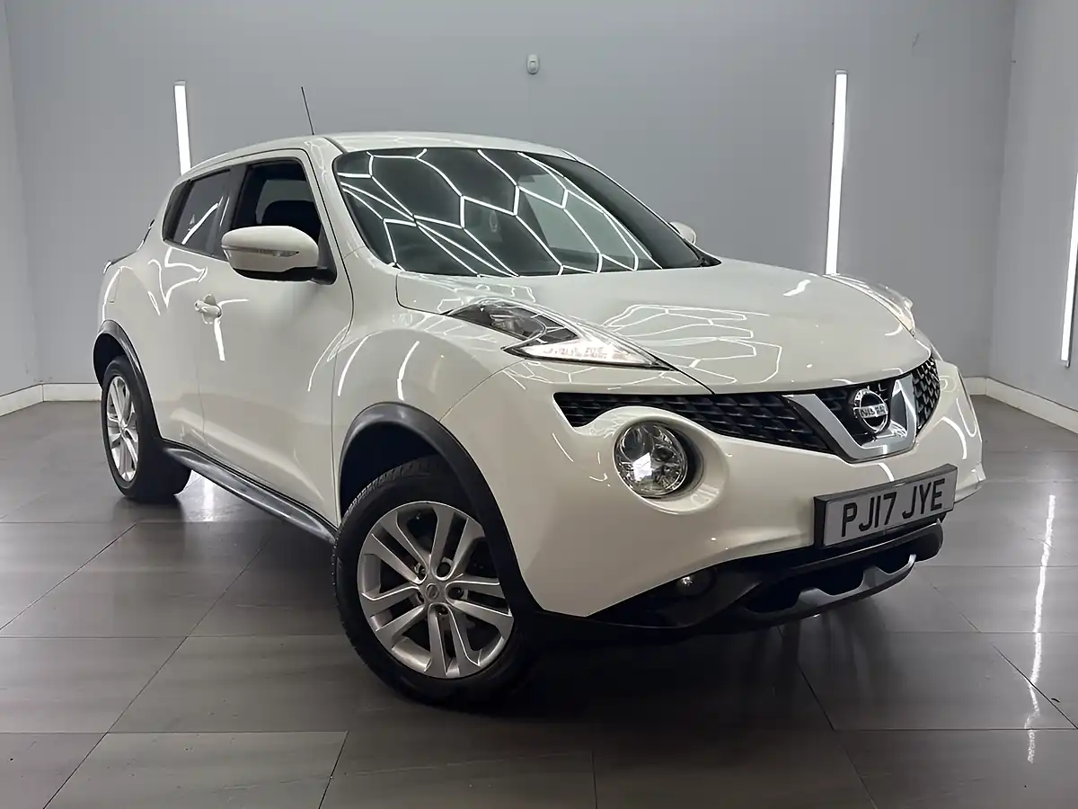 Used 2017 Nissan Juke N-Connecta White - Front View