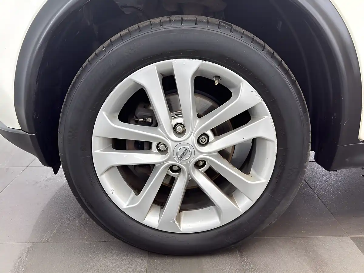 Used 2017 Nissan Juke N-Connecta White - Interior and Exterior details 10