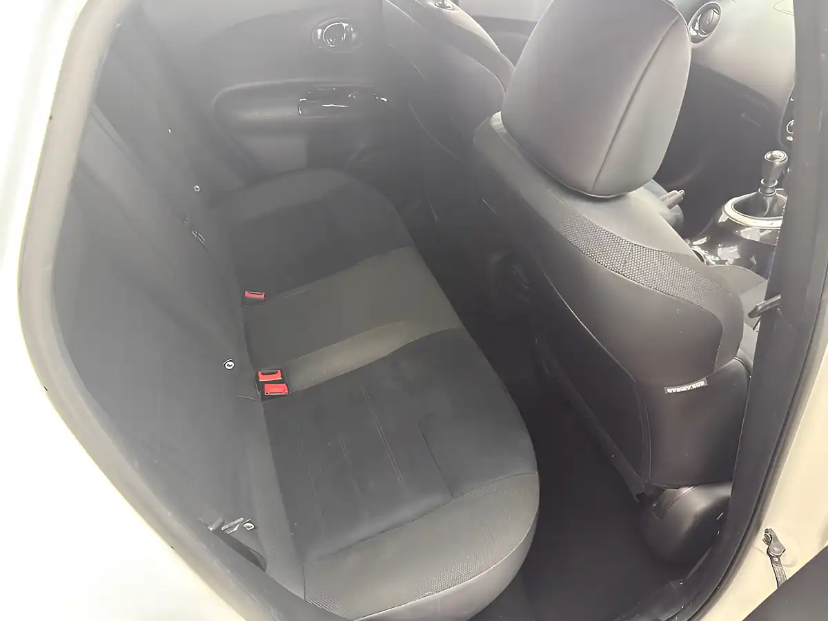 Used 2017 Nissan Juke N-Connecta White - Interior and Exterior details 12