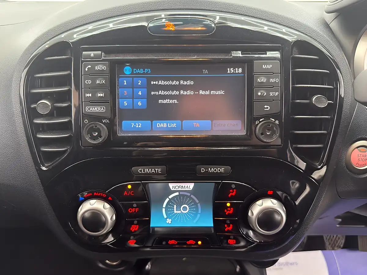 Used 2017 Nissan Juke N-Connecta White - Interior and Exterior details 16