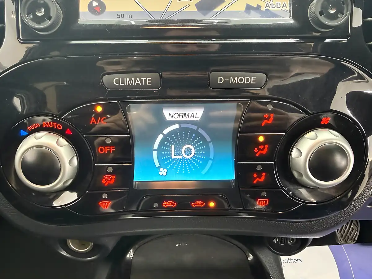 Used 2017 Nissan Juke N-Connecta White - Interior and Exterior details 17