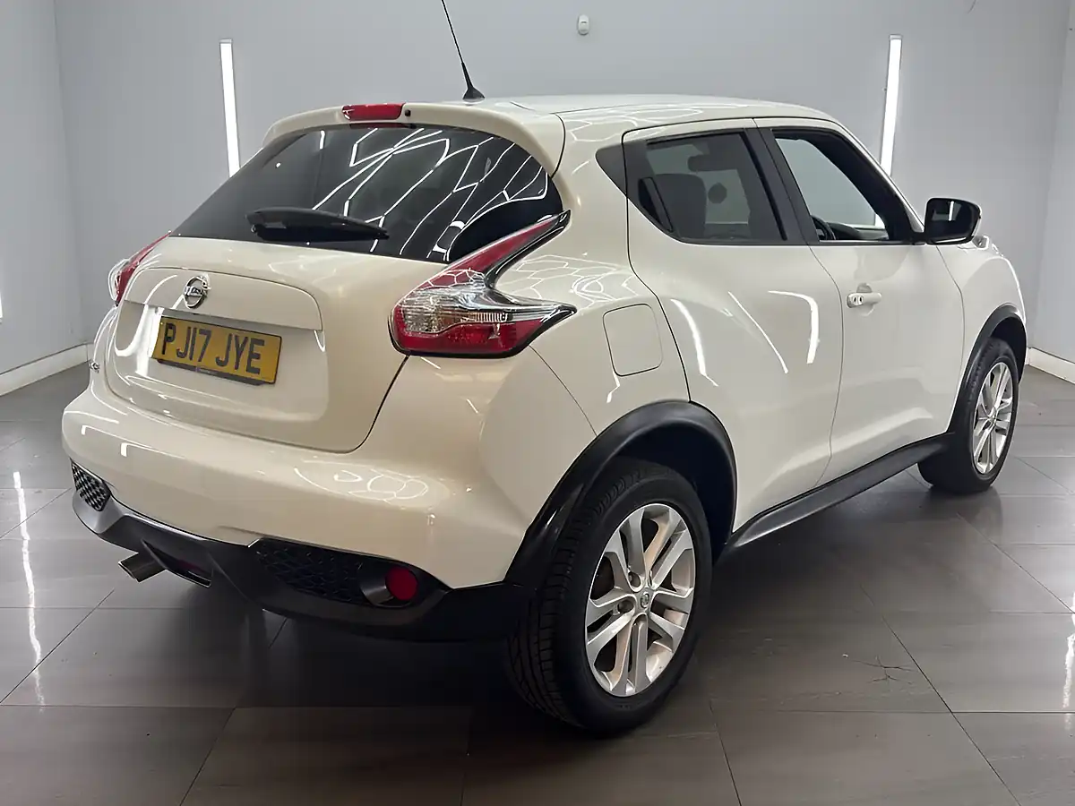 Used 2017 Nissan Juke N-Connecta White - Interior and Exterior details 4