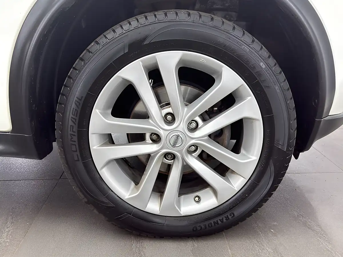 Used 2017 Nissan Juke N-Connecta White - Interior and Exterior details 7