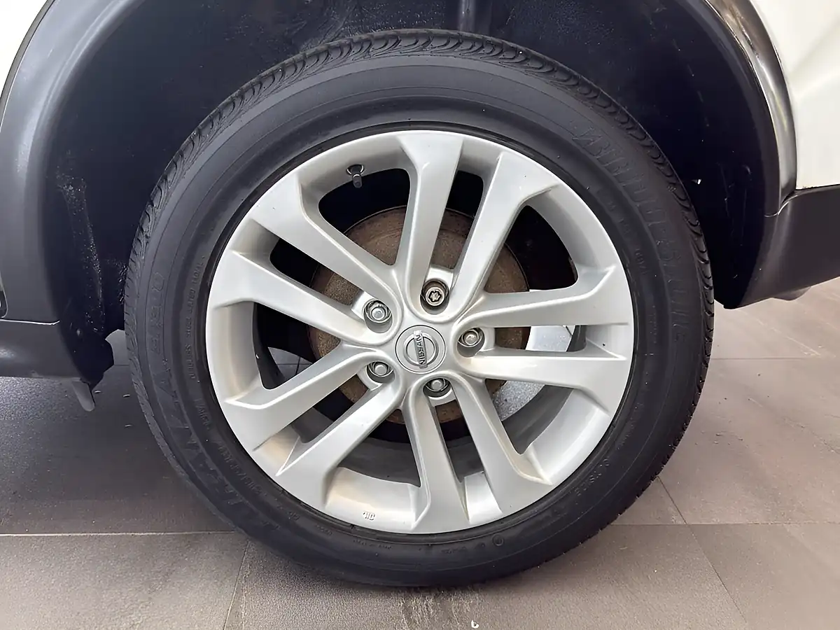 Used 2017 Nissan Juke N-Connecta White - Interior and Exterior details 9