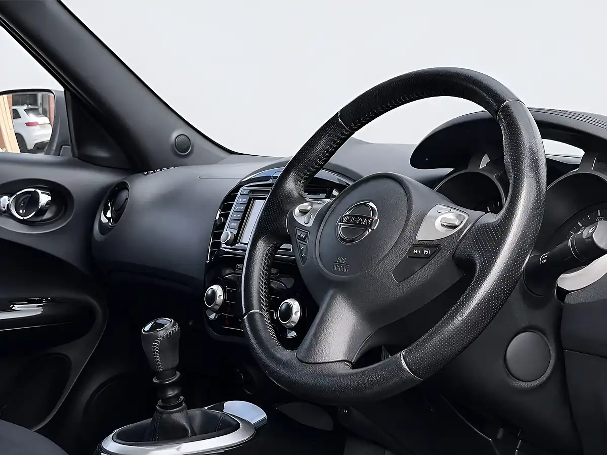 Used 2017 Nissan Juke N-Connecta White - Interior and Exterior details 12