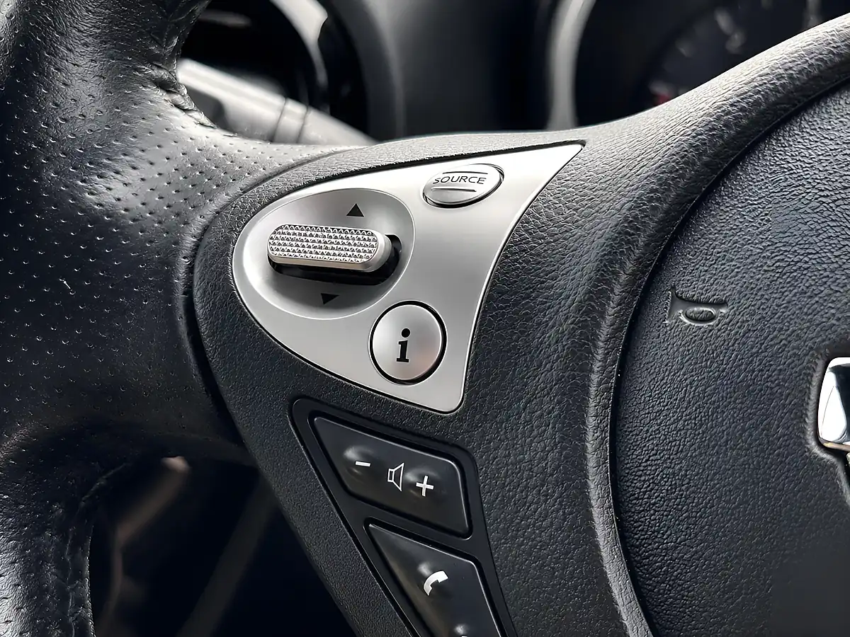 Used 2017 Nissan Juke N-Connecta White - Interior and Exterior details 14