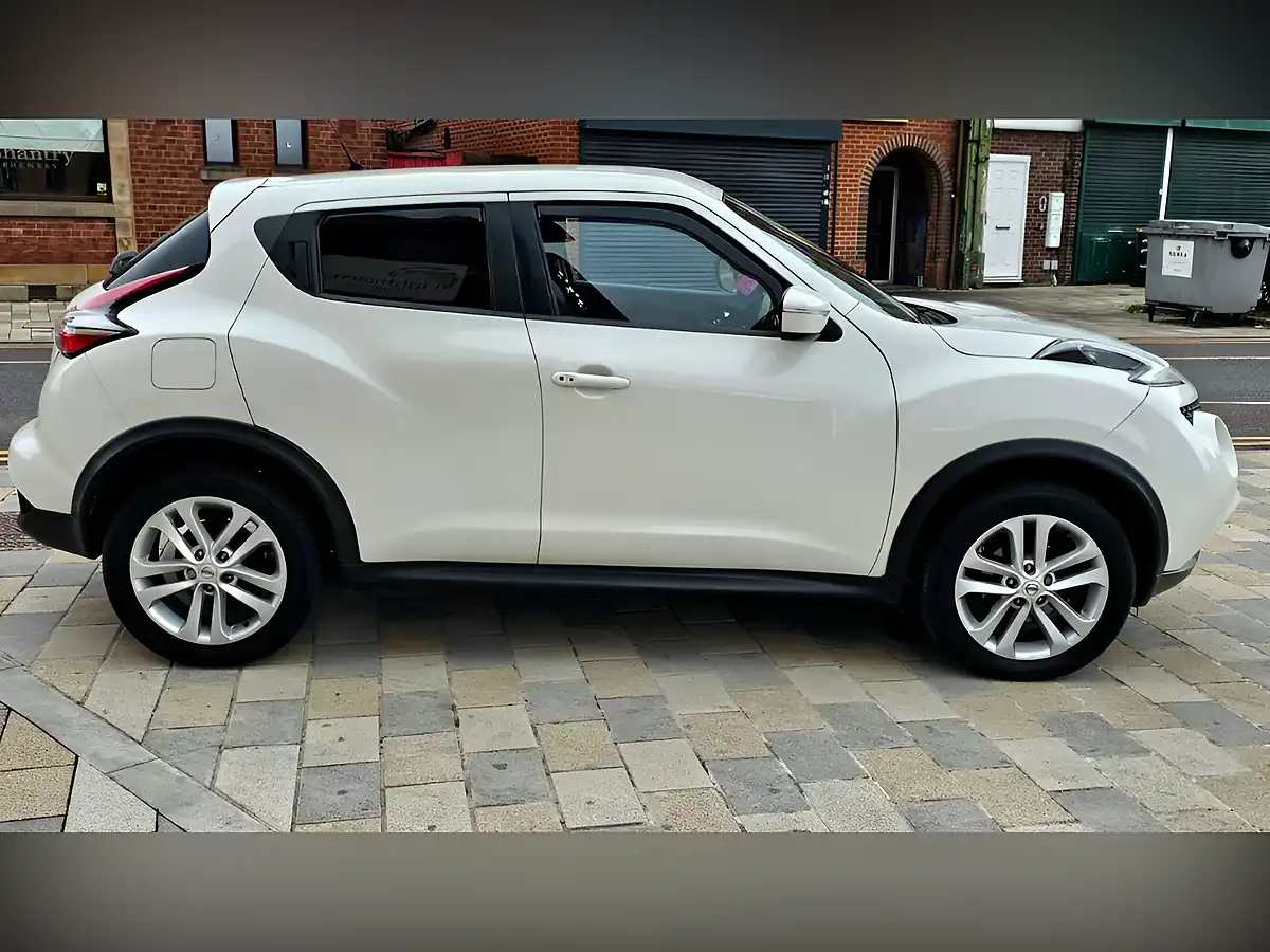 Used 2017 Nissan Juke N-Connecta White - Interior and Exterior details 2