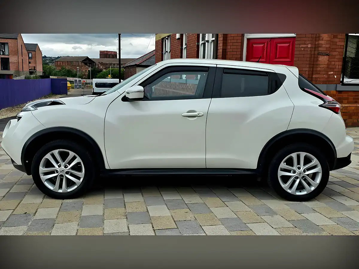 Used 2017 Nissan Juke N-Connecta White - Interior and Exterior details 3