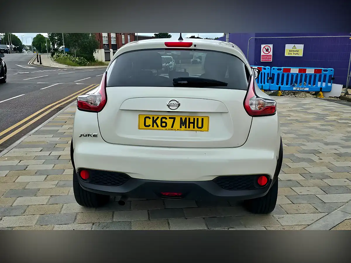 Used 2017 Nissan Juke N-Connecta White - Interior and Exterior details 5