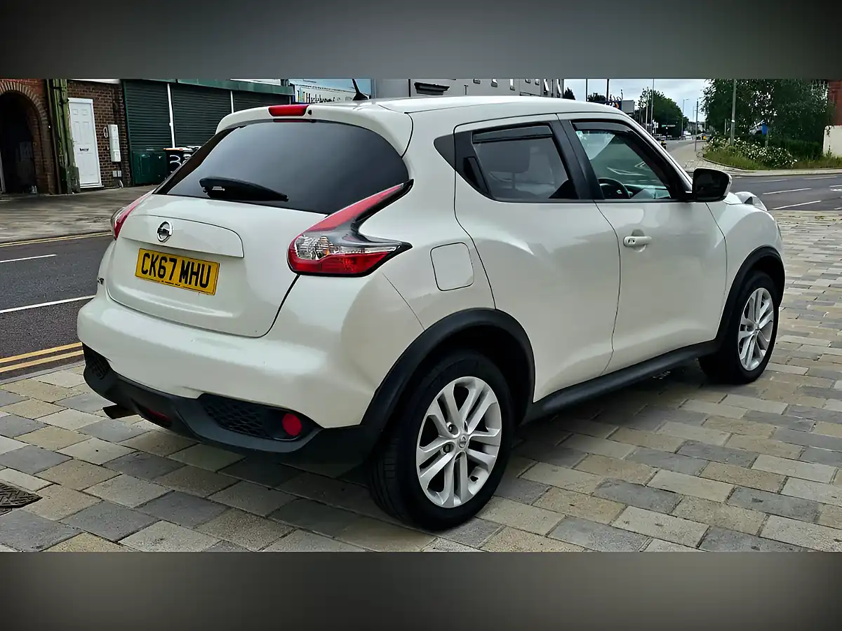 Used 2017 Nissan Juke N-Connecta White - Interior and Exterior details 6