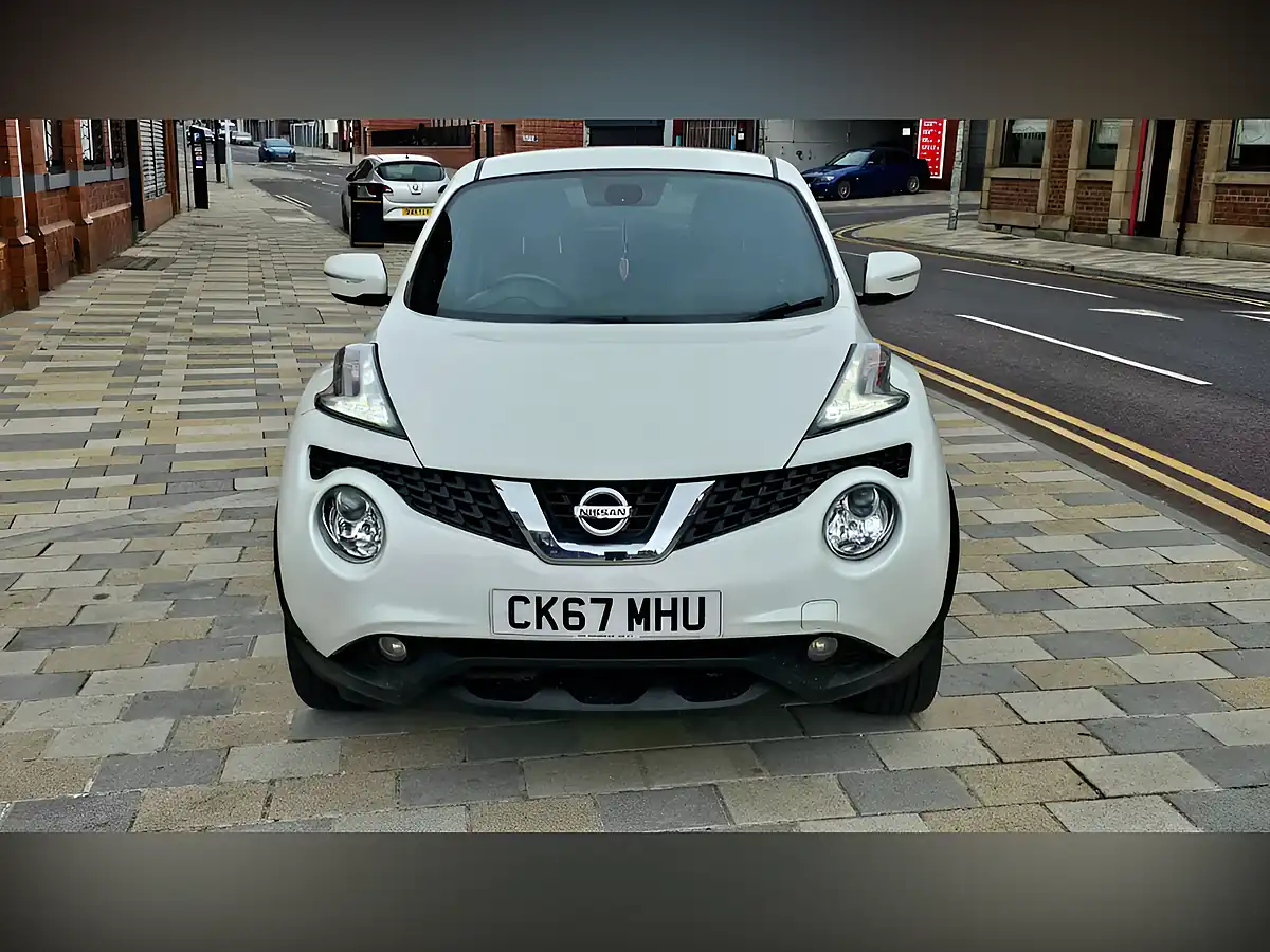Used 2017 Nissan Juke N-Connecta White - Interior and Exterior details 8