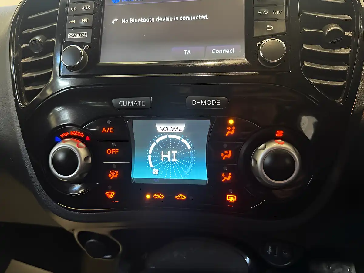Used 2017 Nissan Juke N-Connecta White - Interior and Exterior details 18
