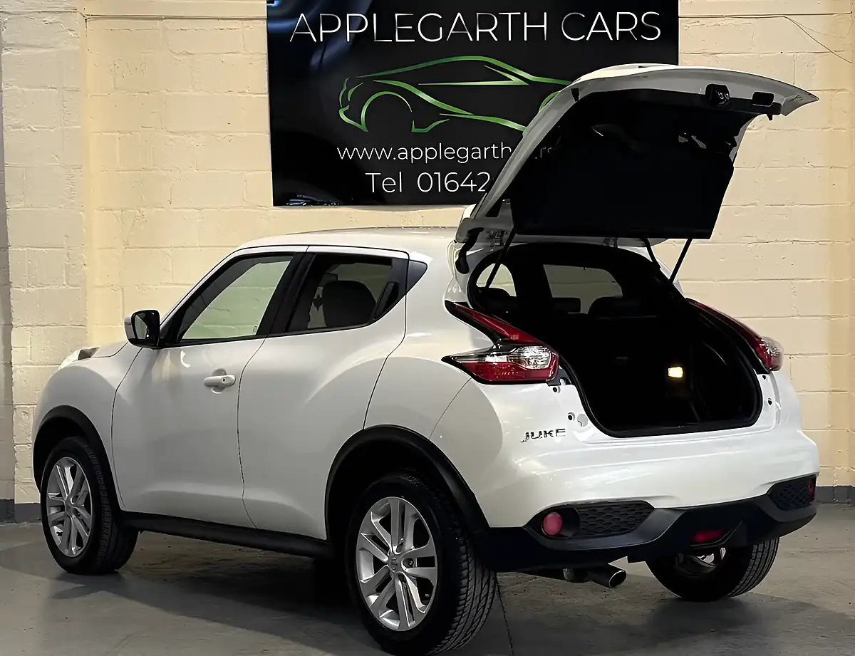 Used 2017 Nissan Juke N-Connecta White - Interior and Exterior details 8