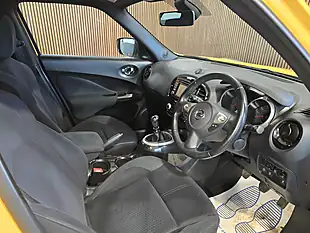 Used 2017 Nissan Juke N-Connecta Yellow - Interior and Exterior details 11