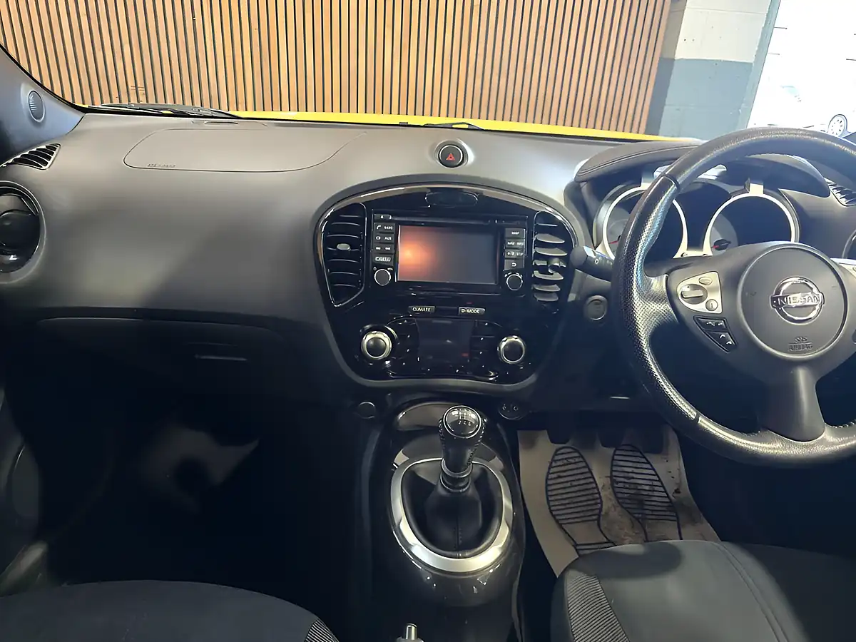 Used 2017 Nissan Juke N-Connecta Yellow - Interior and Exterior details 12