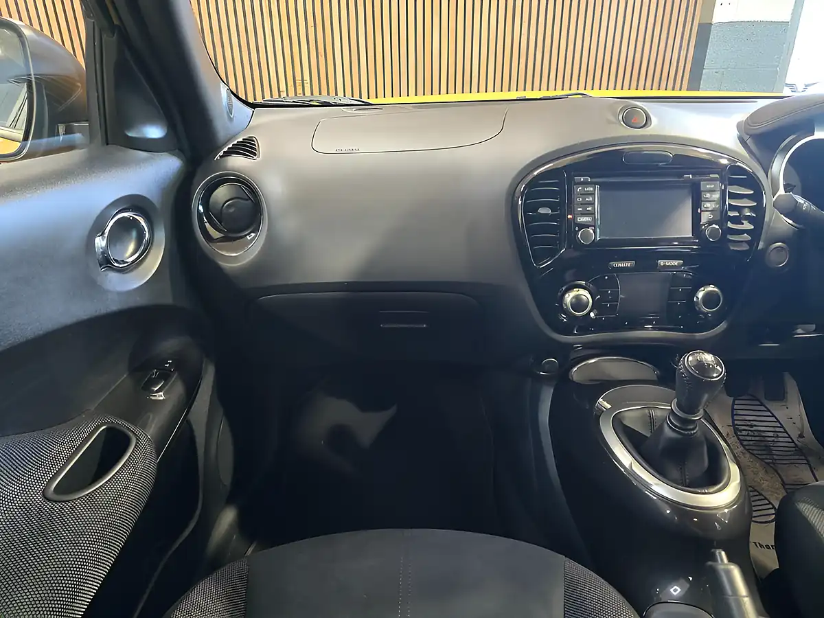 Used 2017 Nissan Juke N-Connecta Yellow - Interior and Exterior details 13