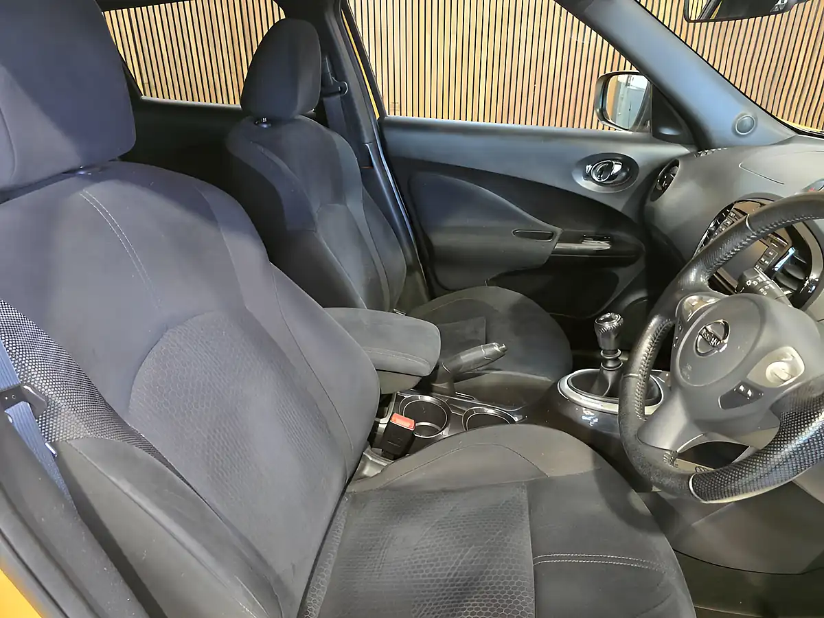 Used 2017 Nissan Juke N-Connecta Yellow - Interior and Exterior details 14