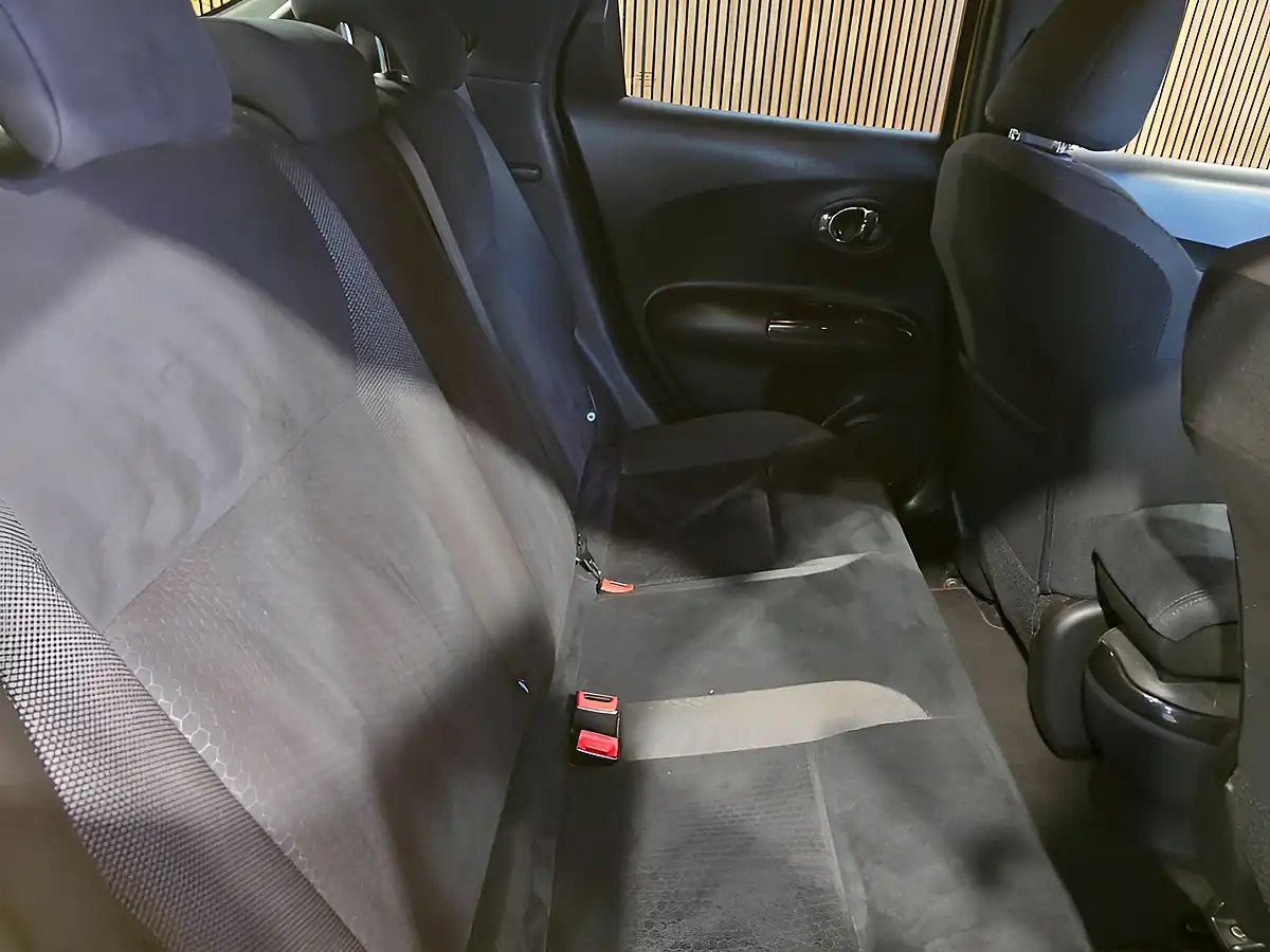 Used 2017 Nissan Juke N-Connecta Yellow - Interior and Exterior details 16