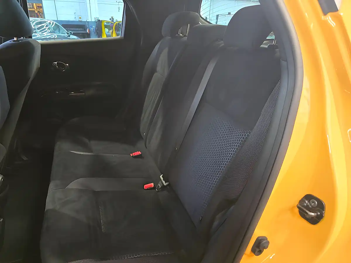 Used 2017 Nissan Juke N-Connecta Yellow - Interior and Exterior details 18