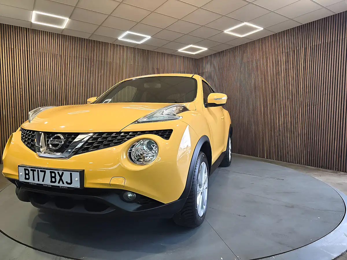 Used 2017 Nissan Juke N-Connecta Yellow - Interior and Exterior details 4