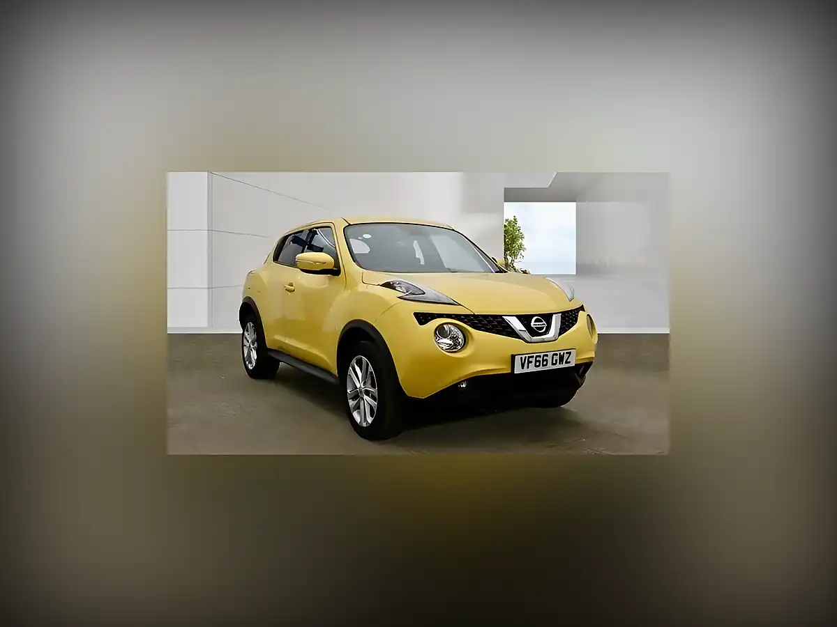 Used 2017 Nissan Juke N-Connecta Yellow - Front View