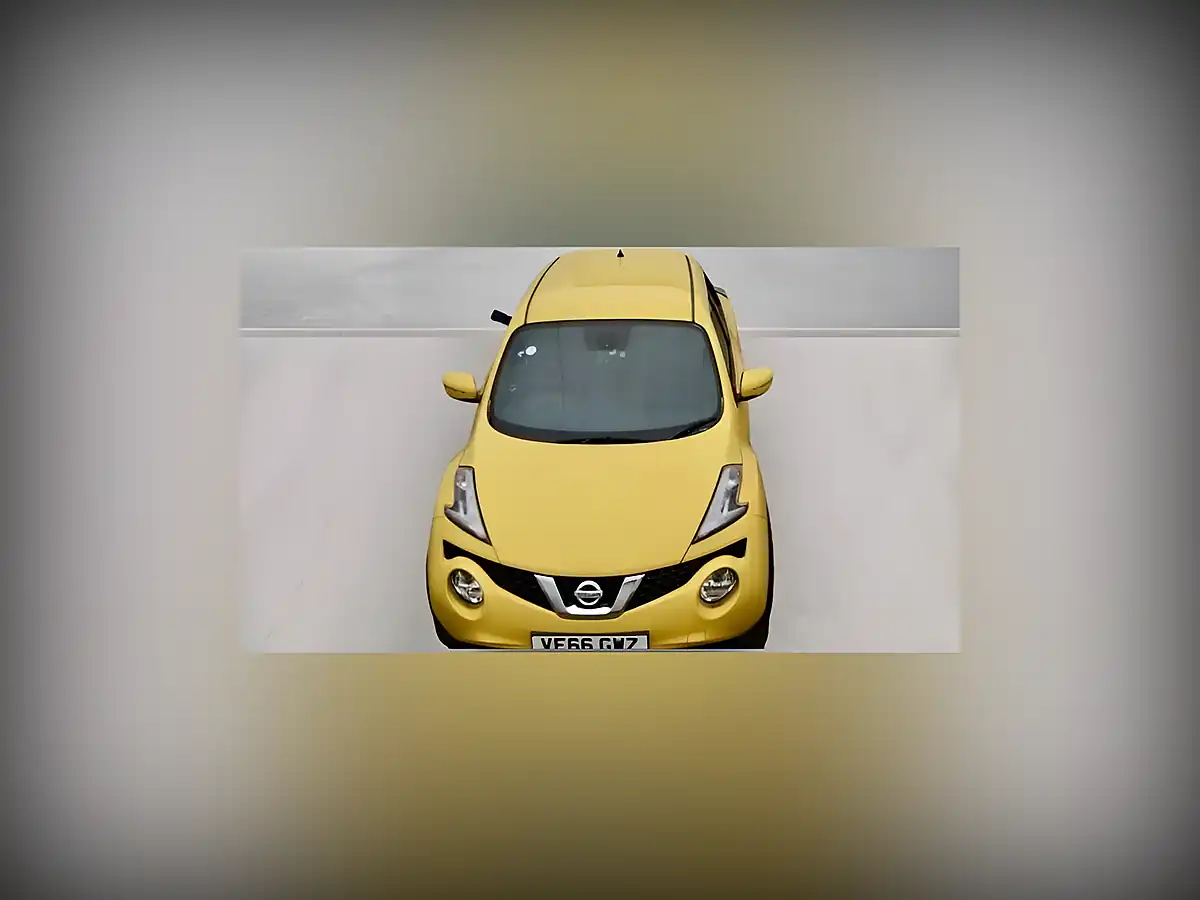 Used 2017 Nissan Juke N-Connecta Yellow - Interior and Exterior details 7