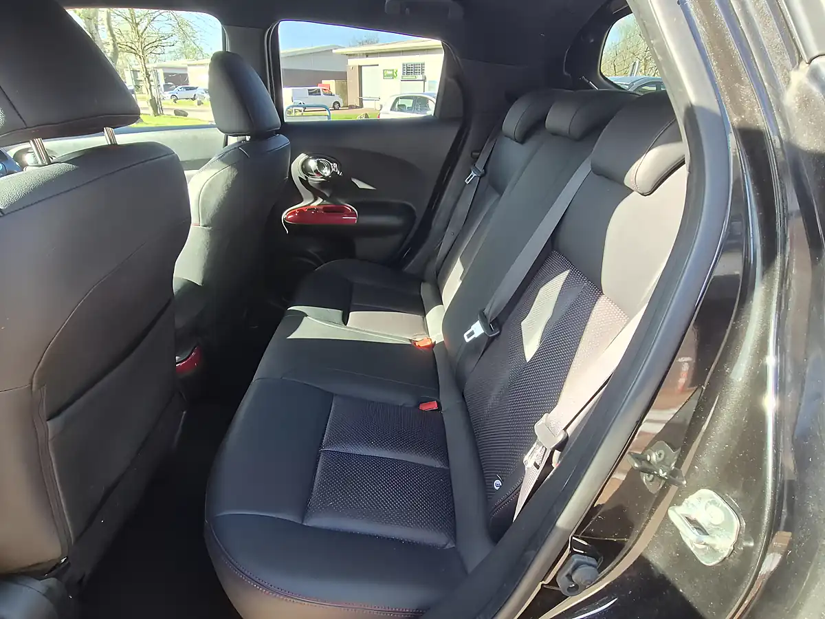 Used 2017 Nissan Juke Tekna Black - Interior and Exterior details 12