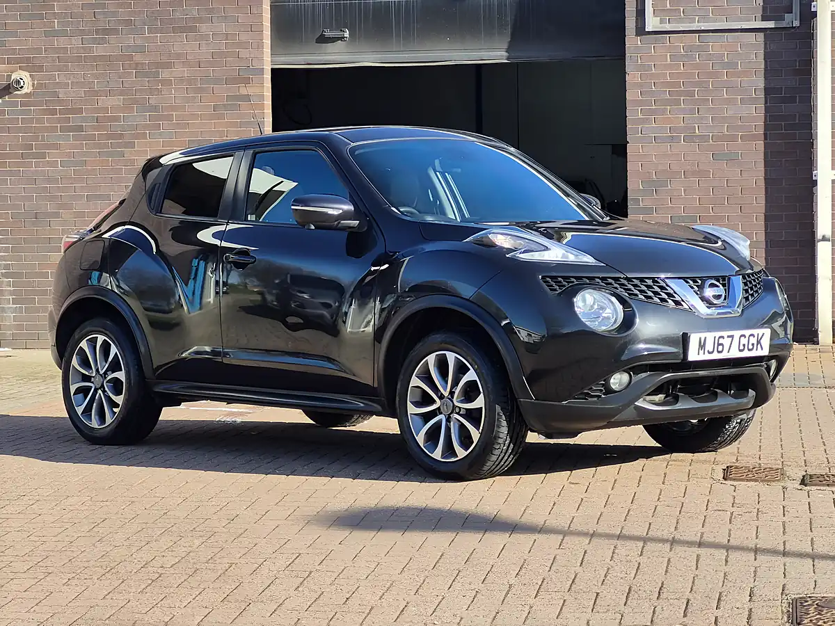 Used 2017 Nissan Juke Tekna Black - Interior and Exterior details 2