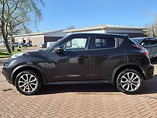 Used 2017 Nissan Juke Tekna Black - Interior and Exterior details 8