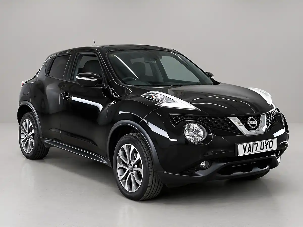 Used 2017 Nissan Juke Tekna Black - Front View