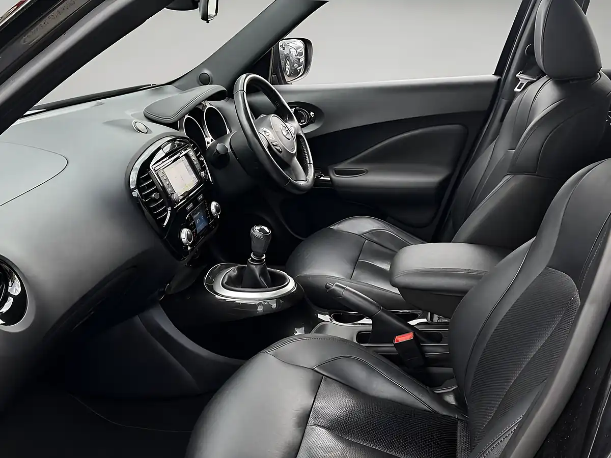 Used 2017 Nissan Juke Tekna Black - Interior and Exterior details 7