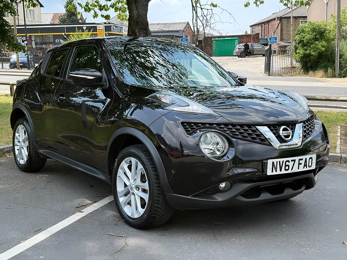 Used 2017 Nissan Juke Tekna Black - Front View
